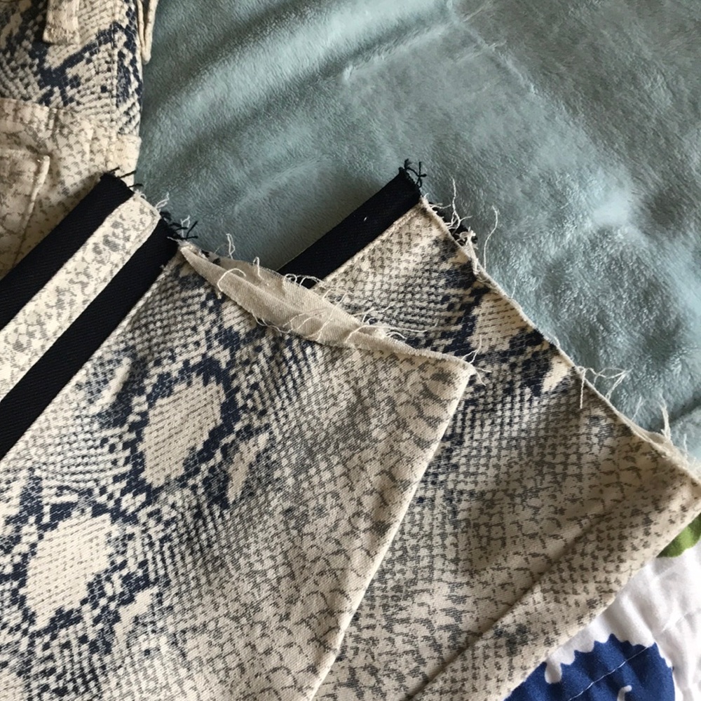 Pants - Picture 2 of 9